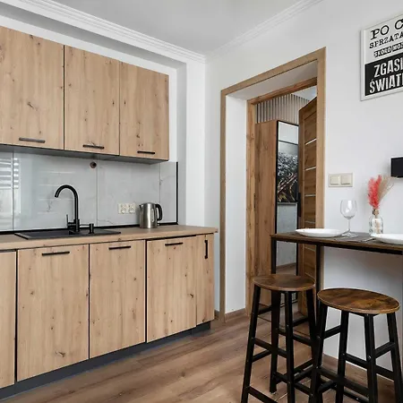 Elegant And Modern In For 3 People By Renters Katowice