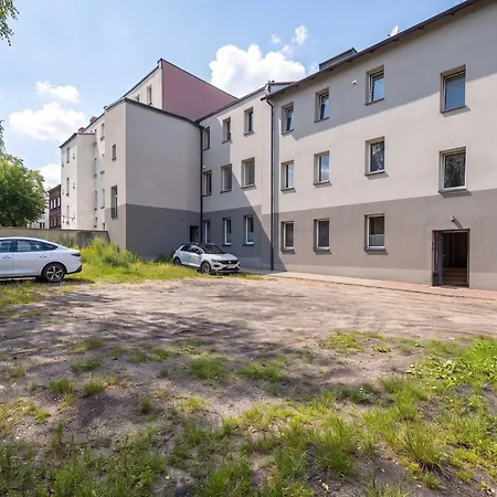 Elegant And Modern In For 3 People By Renters Apartment